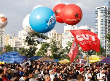 Povo sai às ruas em todo o país pela educação e rumo à greve geral