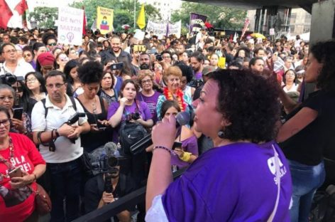 80 mil mulheres marcham contra Previdência de Bolsonaro em SP