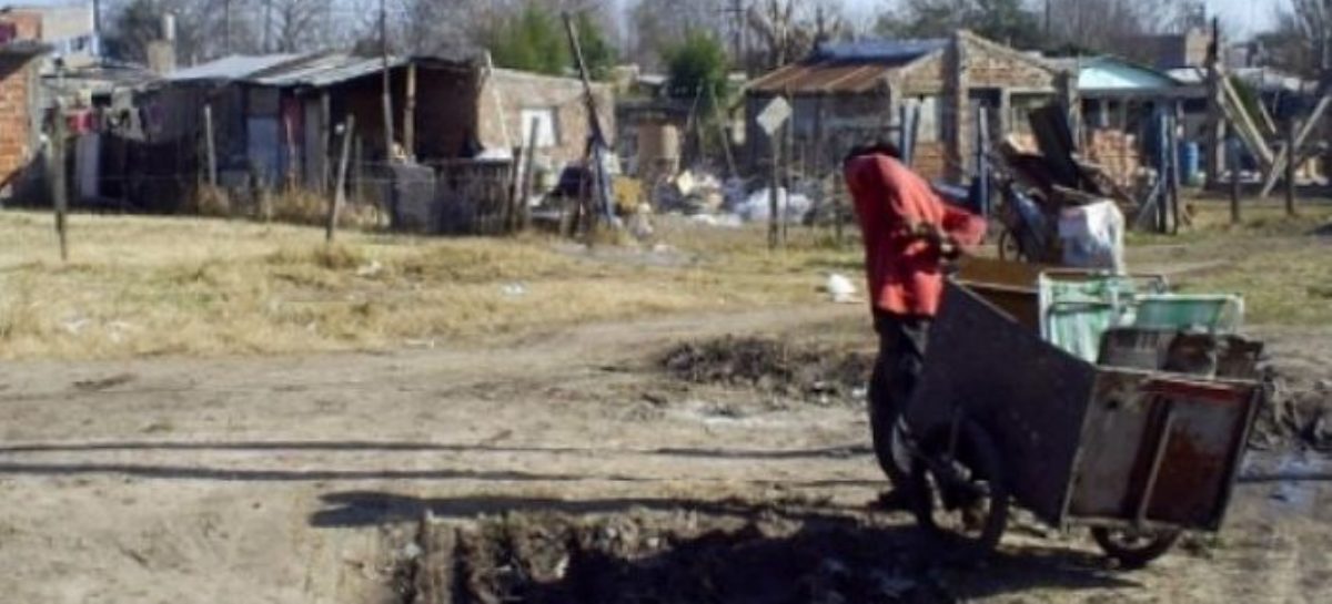 Desigualdade aumenta. Renda dos mais pobres caiu quase 40%