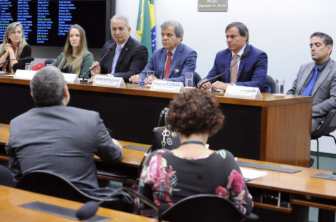 Governo quer economizar 870 bilhões atacando aposentado que ganha até 2 salários