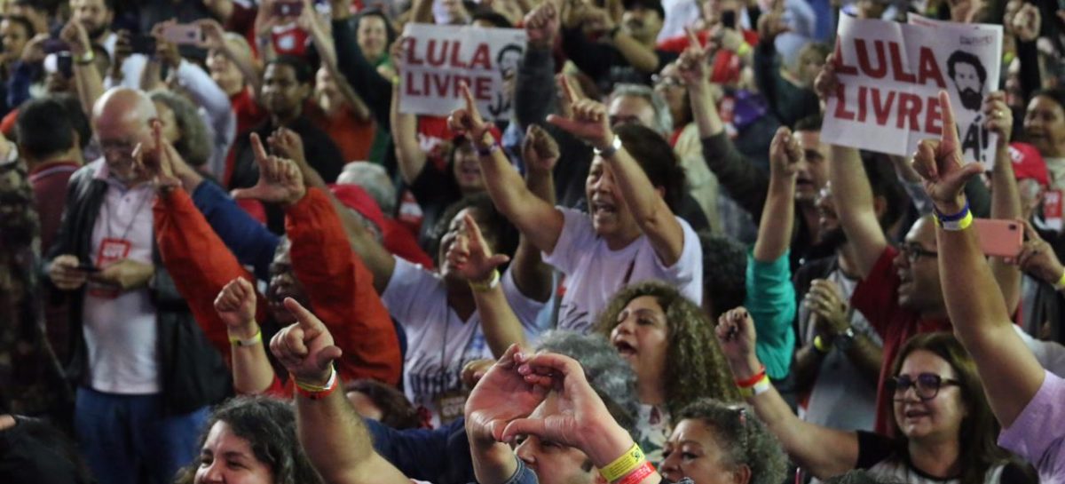 Resgate da democracia, direitos e liberdade de Lula marcam a abertura do CONCUT
