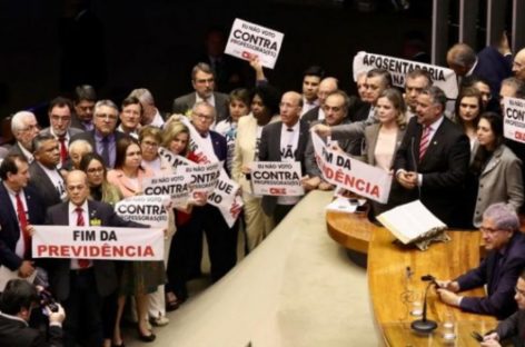 Oposição luta para diminuir efeitos perversos da reforma da Previdência