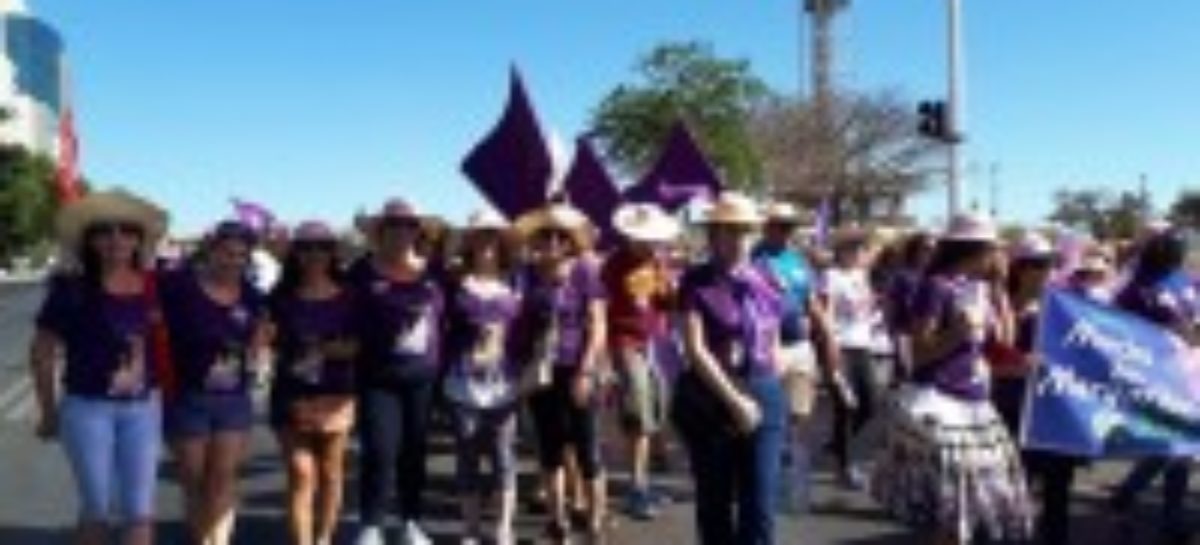 Coletivo de Mulheres do Sinergia CUT participa da Marcha das Margaridas e das mulheres indígenas em caminhada para ato no Congresso