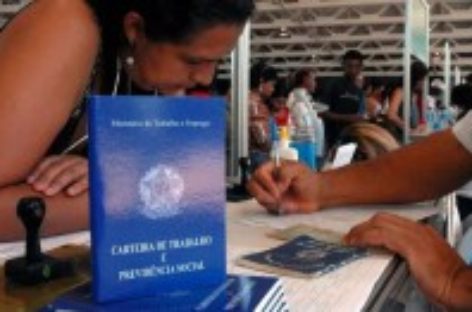 País bate recorde de informalidade e desemprego atinge 12,4 milhões de brasileiros