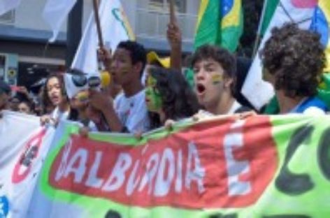 Grito dos Excluídos tem protestos contra Bolsonaro no Brasil