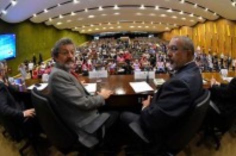 Valor das aposentadorias deve cair de 20% a 30% se reforma for aprovada