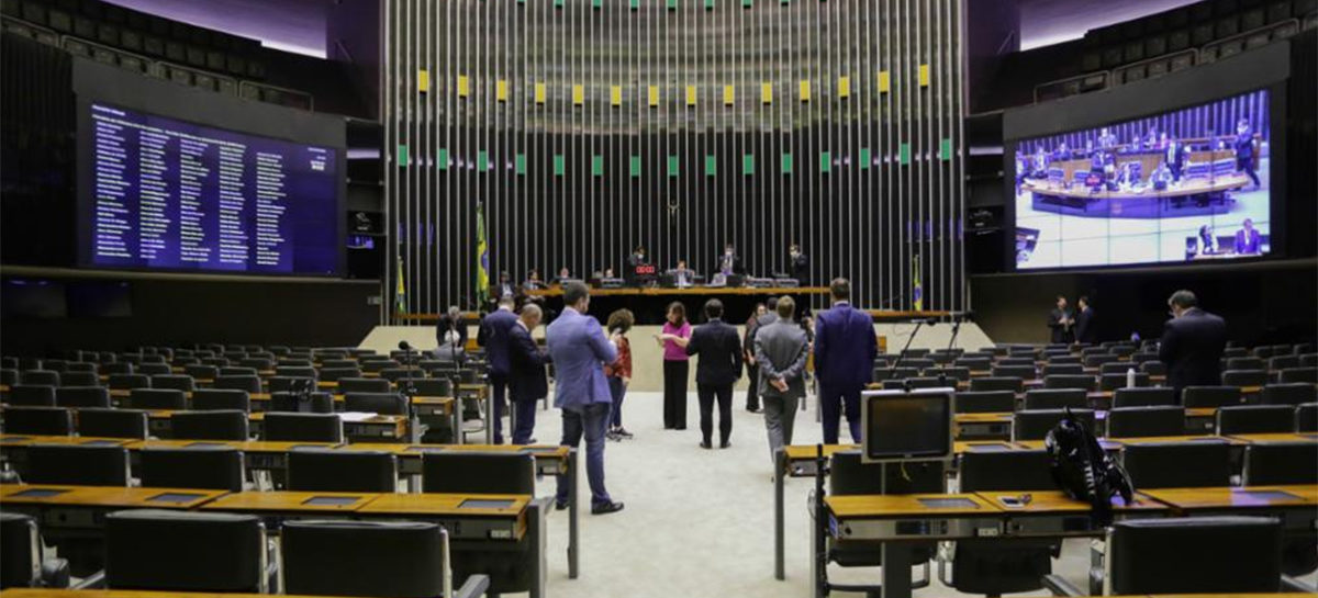 Câmara aprova renda emergencial e derrota proposta ‘aviltante’ do governo