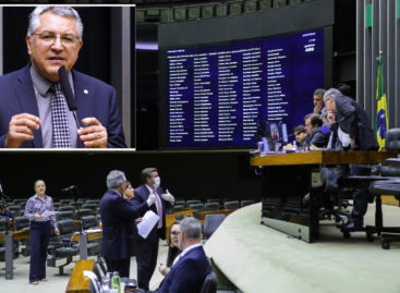 Câmara aprova dispensa de atestado para faltas de trabalhador com coronavírus