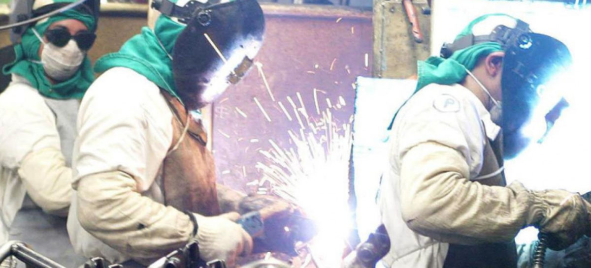 Redução de jornada e salários não resolve o problema, só agrava crise econômica