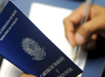 Desemprego sobe em fevereiro e atinge mais de 12 milhões