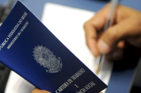 Desemprego sobe em fevereiro e atinge mais de 12 milhões