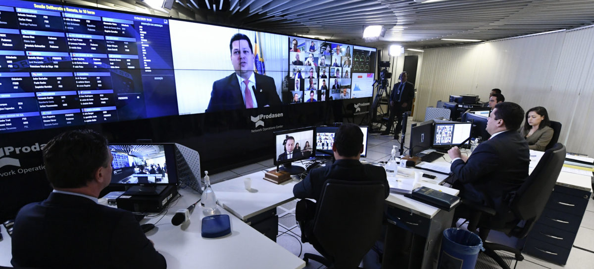 Pressão faz efeito, e presidente do Senado tira MP 905 da pauta