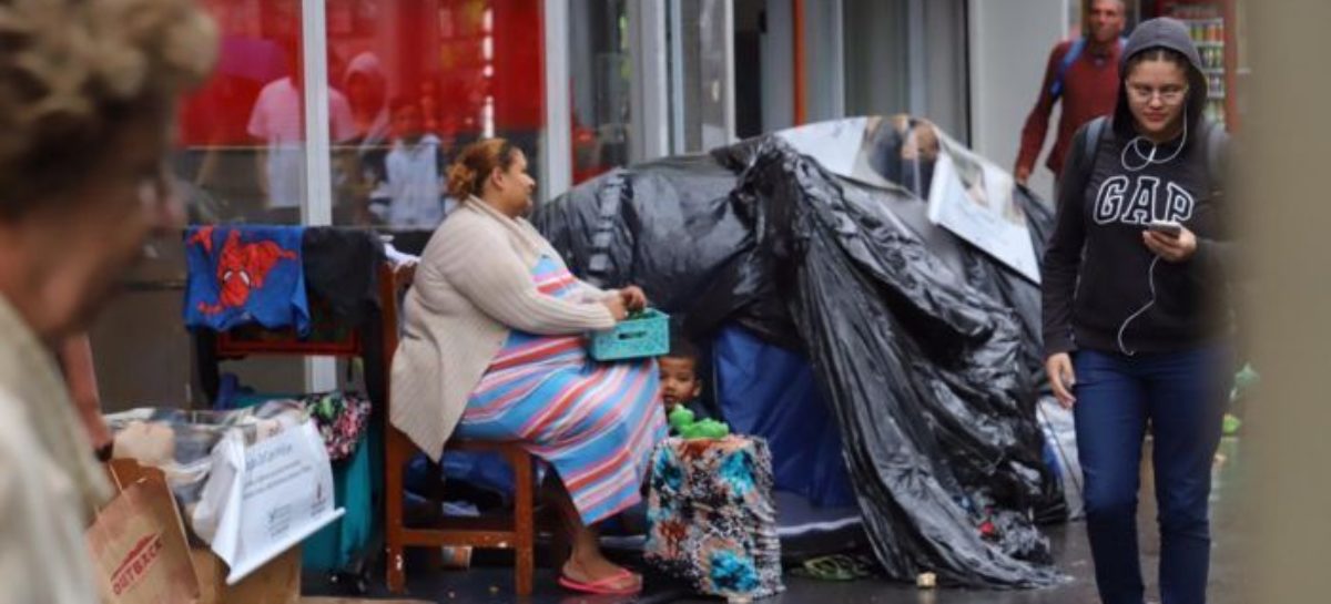 Câmara rejeita emenda que beneficiaria quem não tem internet com auxilio de R$ 600