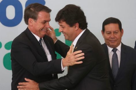 Cúmplices, Bolsonaro e Mandetta ajudaram a debilitar a saúde do país