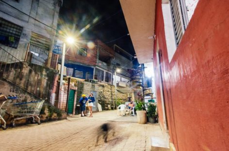 Casos de covid-19 na periferia de São Paulo disparam 45% em uma semana