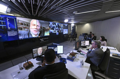 Senado vota ampliação do auxílio emergencial a famílias de baixa renda