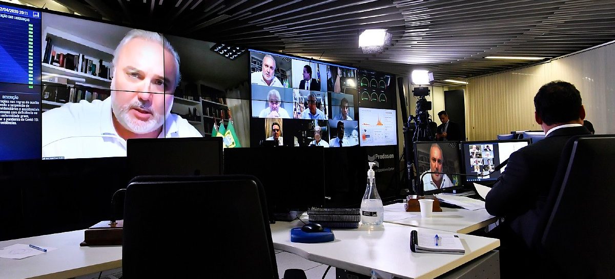 Senado aprova expansão do auxílio emergencial para trabalhadores informais