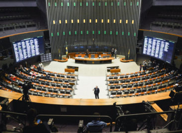 Nem a Covid-19 impediu deputados de aprovar MP que tira direitos dos trabalhadores