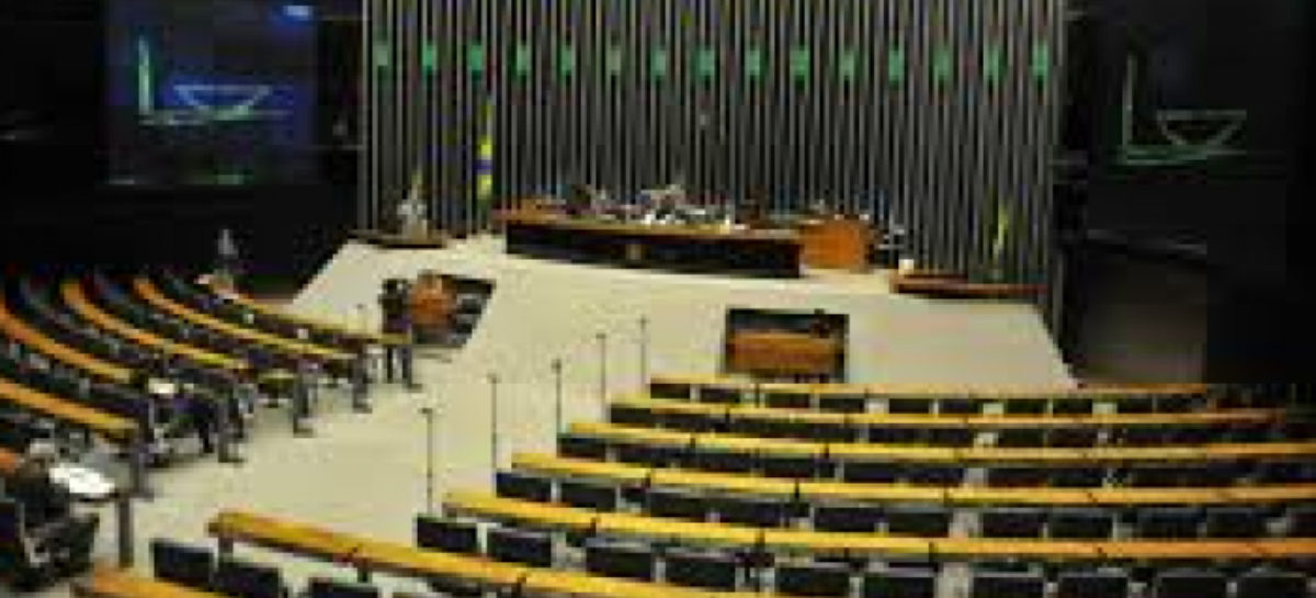 Bolsonaro veta dispensa de atestado durante quarentena e expõe  trabalhadores