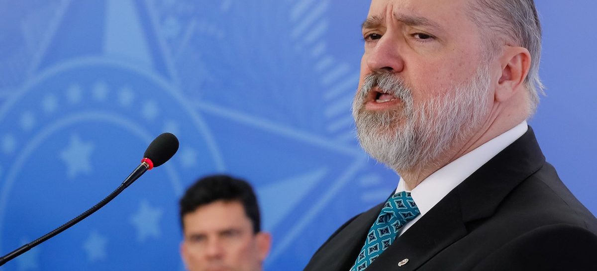 STF pede que PGR analise pedidos de perícia em celulares de Bolsonaro e Carlos