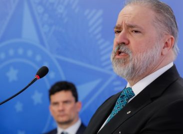 STF pede que PGR analise pedidos de perícia em celulares de Bolsonaro e Carlos