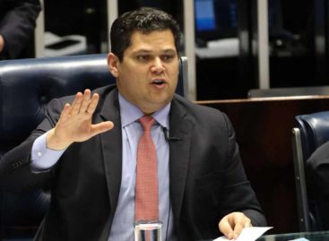 Por 75 votos a 1, Senado aprova adiamento do Enem deste ano