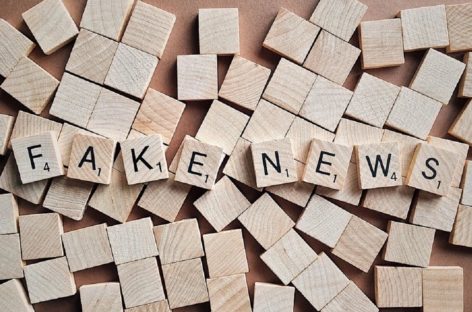 Perfil do Twitter faz empresas retirarem anúncios em sites de ‘fake news’