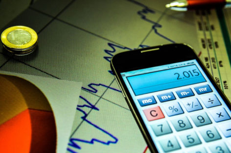 Com desemprego e corte de salário, 66,5% das famílias brasileiras estão endividadas