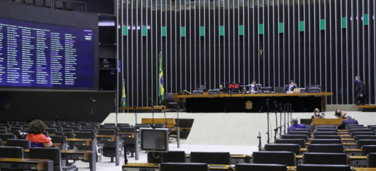 Câmara aprova PL que congela salários de servidores federais, estaduais e municipais