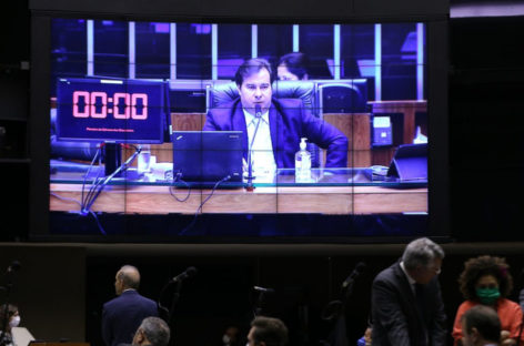 Projeto que congela salário de servidor pode ser votado nesta segunda (4) na Câmara