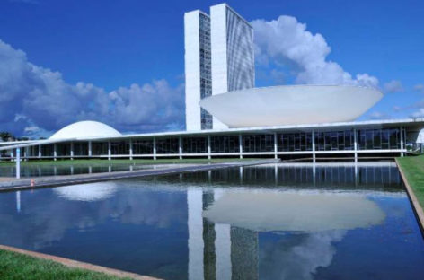 Projeto do PT prevê suspensão de privatizações durante, e mais um ano após pandemia