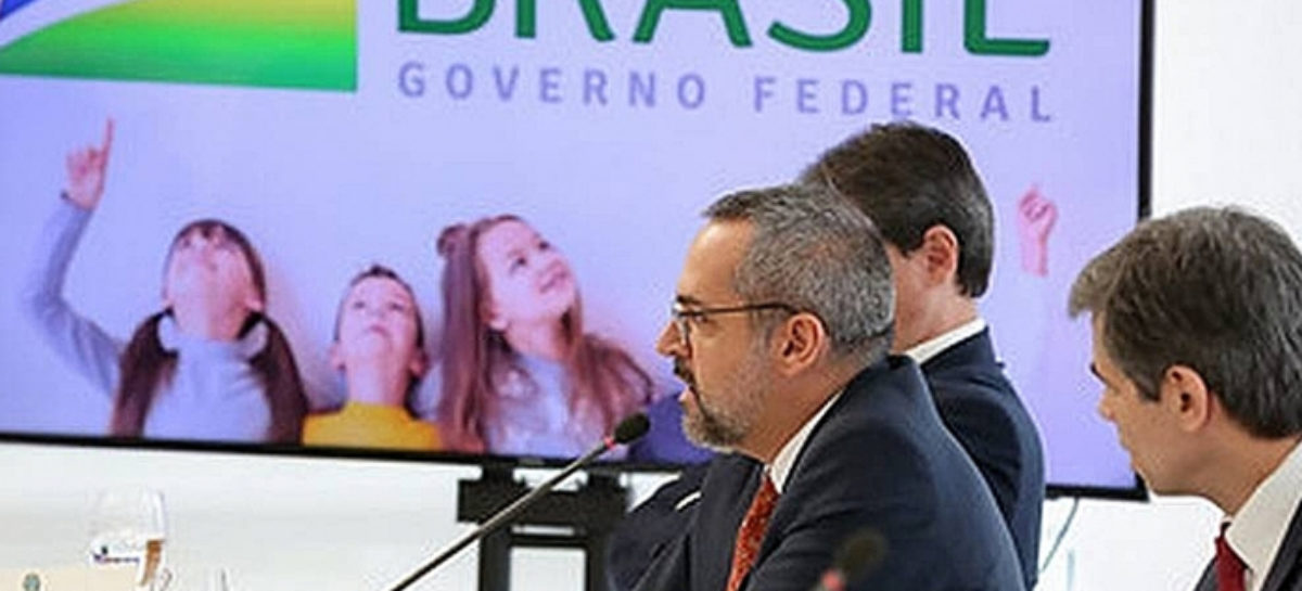 De saída, Weintraub revoga portaria que estabelece cotas nos cursos de pós-graduação