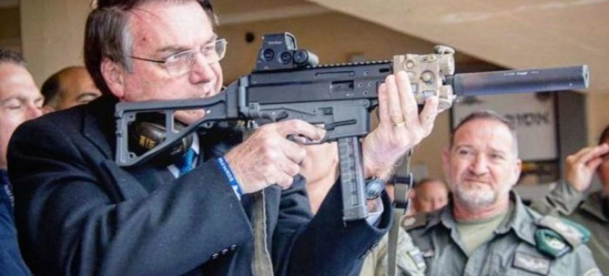 Bolsonaro ameaça liberdade de expressão e manda PF abrir inquéirto contra Aroeira