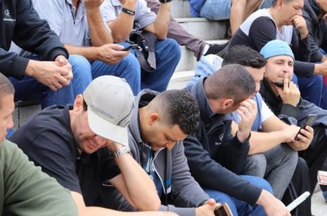 Projeto prevê que empresa pode demitir e recontratar trabalhador durante pandemia