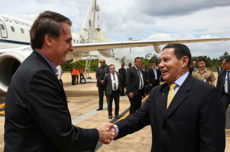 Derrubada de contas ligadas a Bolsonaro eleva pressão por cassação no TSE