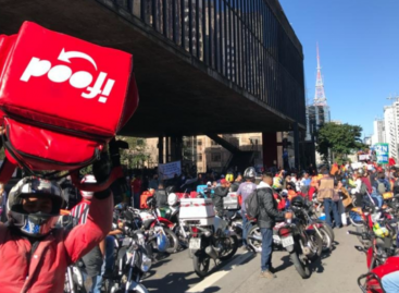 Por remuneração justa e proteção contra covid, entregadores fazem ato em São Paulo