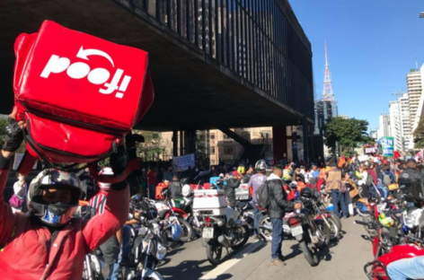 Por remuneração justa e proteção contra covid, entregadores fazem ato em São Paulo