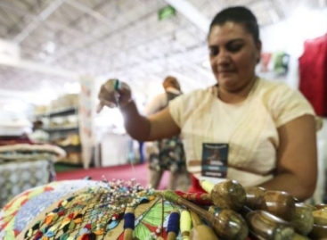 Bolsonaro veta PL que priorizava mulher chefe de família no pagamento do auxílio