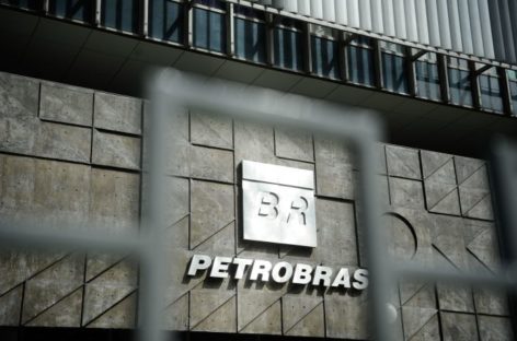 Petrobras quer demitir mais de 15 mil trabalhadores