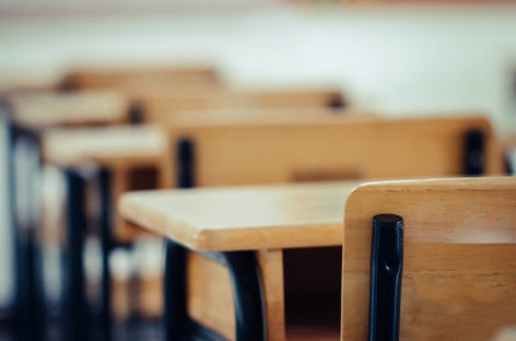 Dez milhões de jovens estão fora da escola. Trabalho é o principal fator de evasão