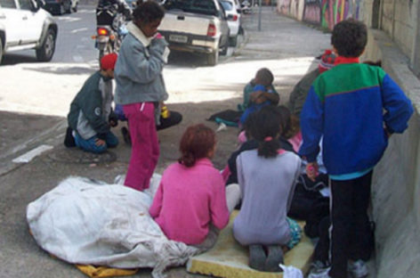 Trinta anos de ECA: crianças trabalham nas ruas para ajudar suas famílias