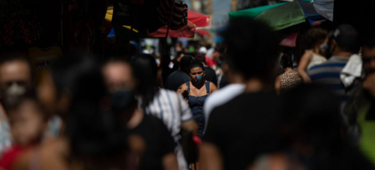 Com pandemia fora de controle, Brasil se aproxima de 70 mil mortes