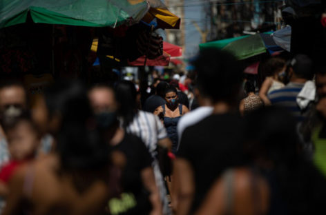 Com pandemia fora de controle, Brasil se aproxima de 70 mil mortes