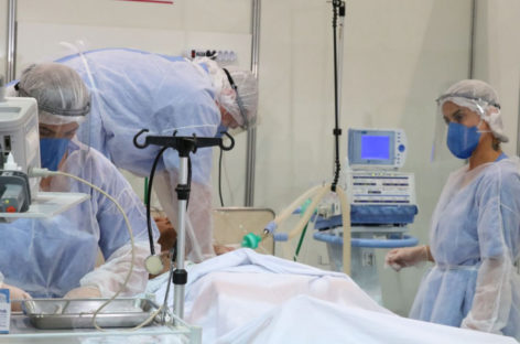 Bolsonaro comete crime ao revogar portaria que incluía Covid como doença ocupacional