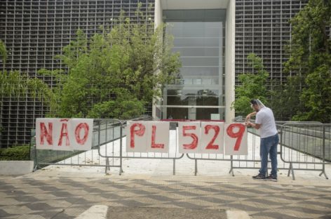Trabalhadores fazem vigília na Alesp em protesto ao PL 529