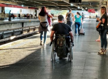 Ataques do governo a direitos e pandemia agravam situação de pessoas com deficiência