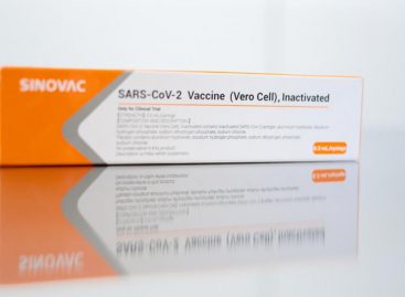 Mesmo com chegada de vacinas, máscara e distanciamento continuarão necessários em 2021