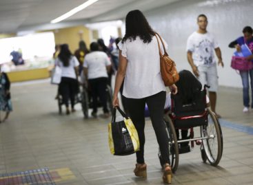 Decreto de Bolsonaro que isola estudantes com deficiência escancara discriminação