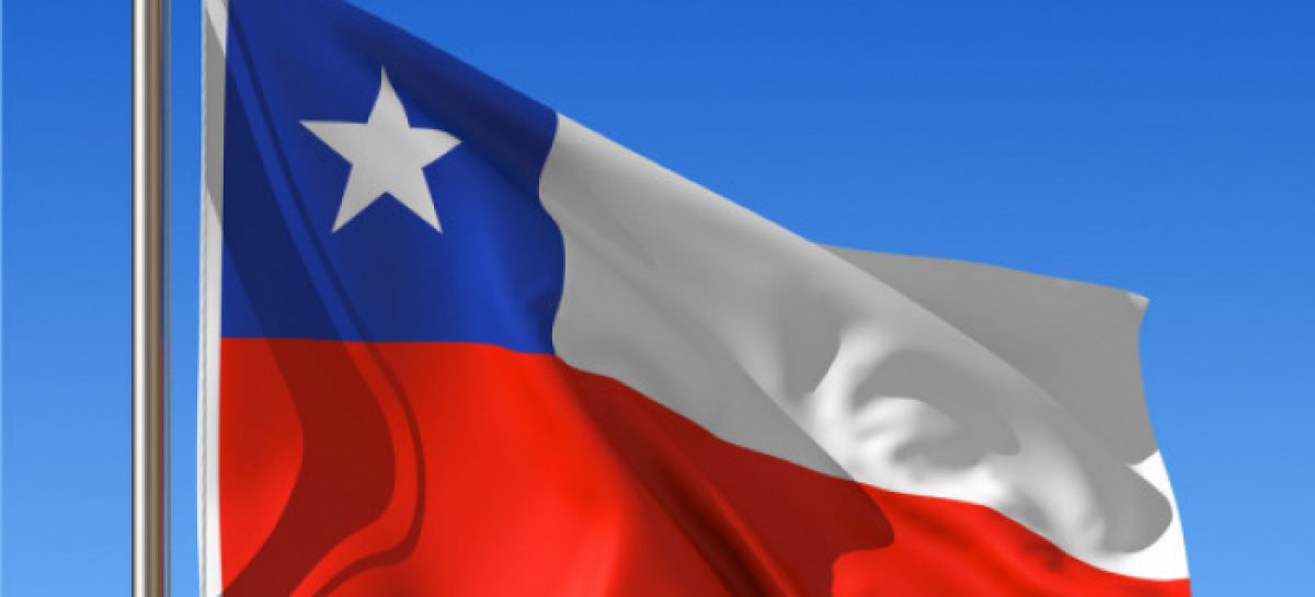 Chilenos enterram Constituição do ditador Augusto Pinochet, a mãe das injustiças