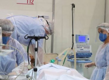 Brasil deve chegar nesta segunda-feira (19) a 154 mil vidas perdidas pela Covid-19